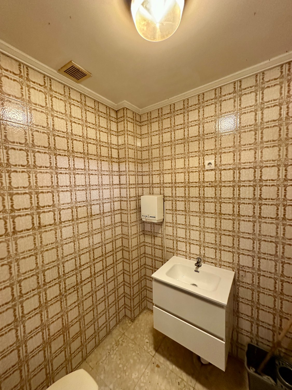 Perruqueria en lloguer in Neda