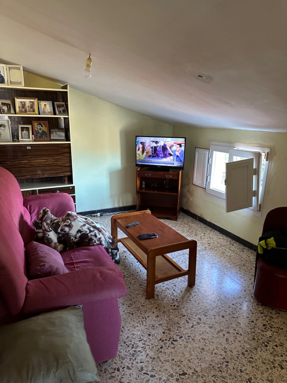 Chalet múltiples posibilidades. URGE VENTA