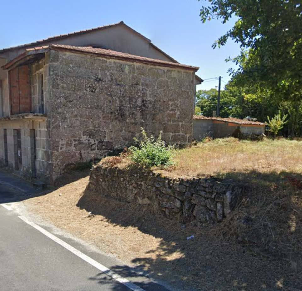 Lote de fincas en pleno Camino de Santiago