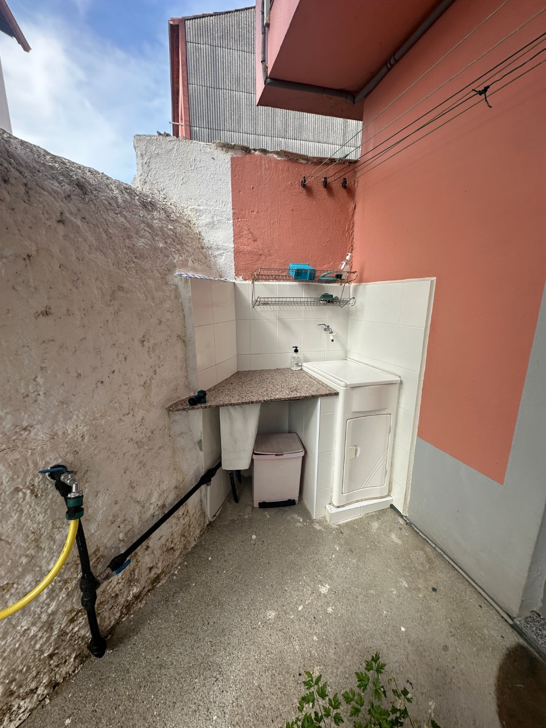 Casa completa en centro Ares ideal inversión.