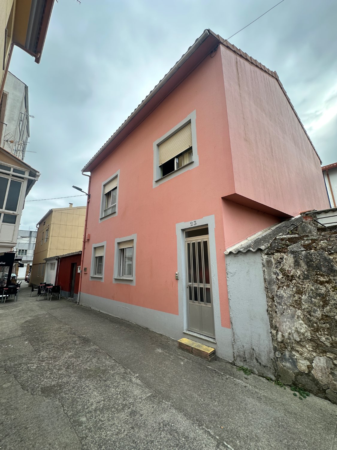 Casa completa en centro Ares ideal dos familias.