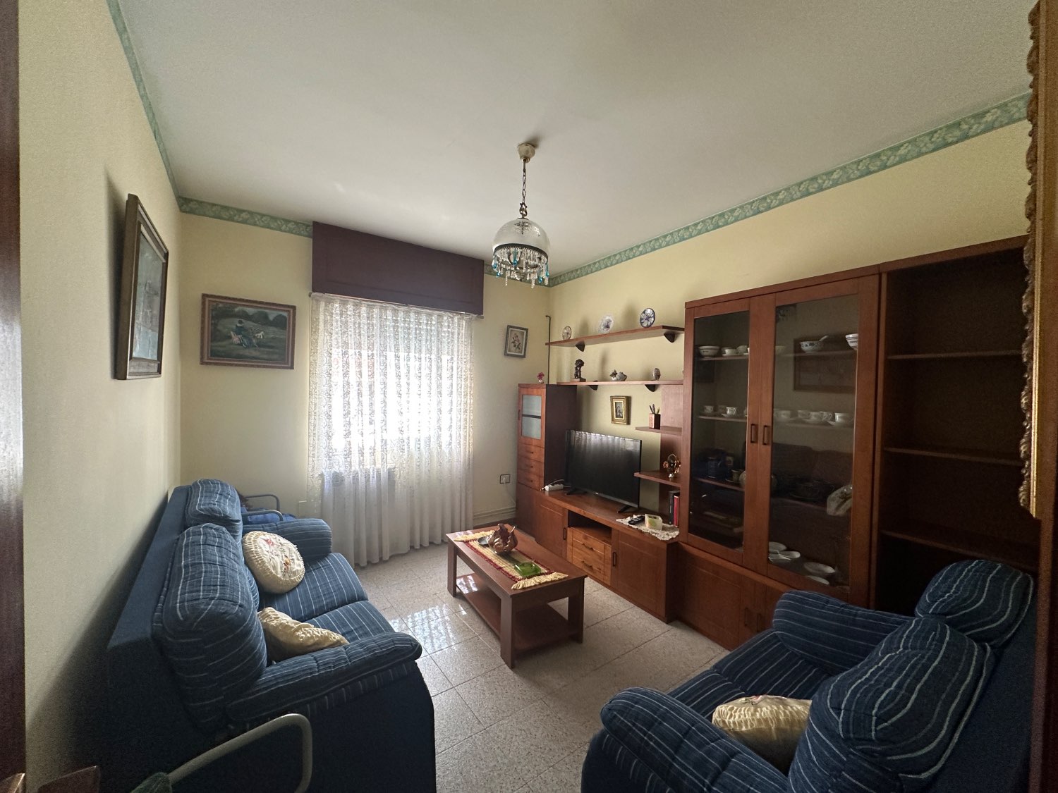 Casa completa en centro Ares ideal dos familias.
