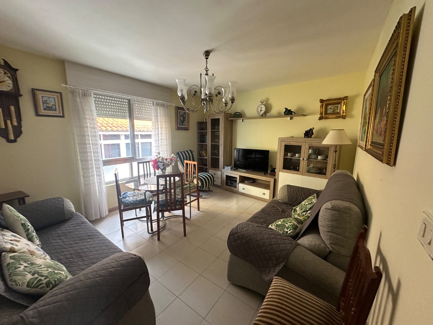 Casa completa en centro Ares ideal dos familias.