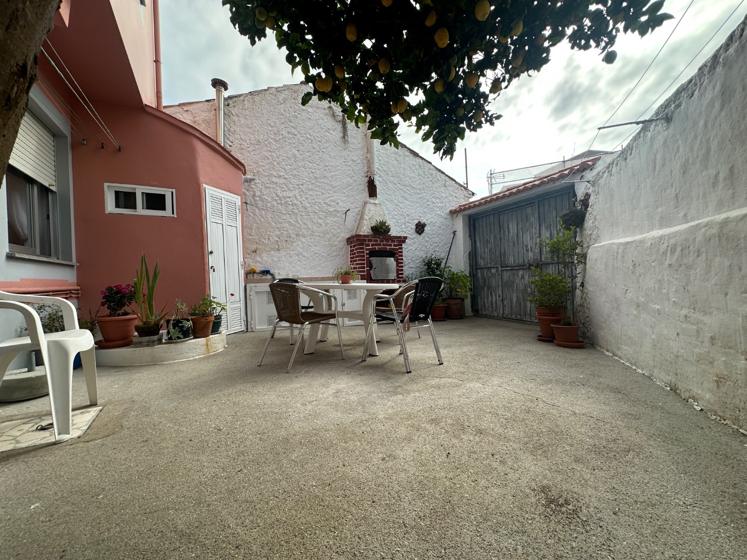 Casa completa en centro Ares ideal dos familias.