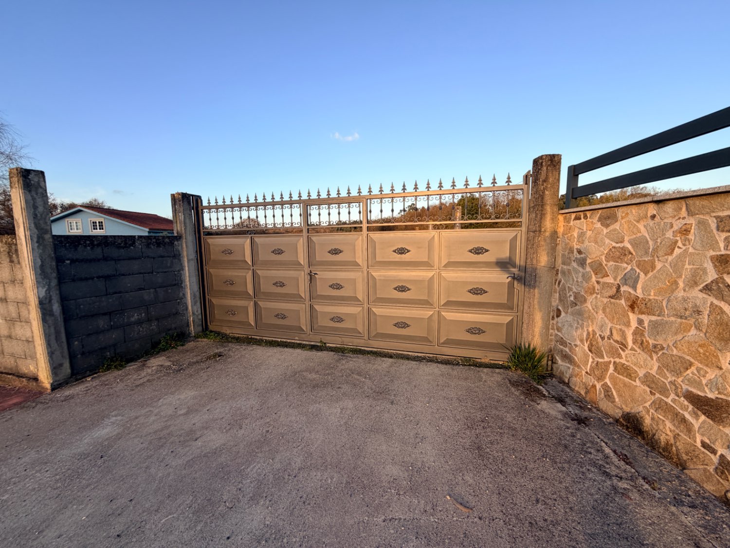 Preciosa pàrcela con parte urbana!!!