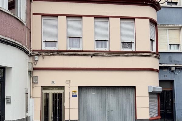 Gran oportunidad casa con terreno en Ferrol
