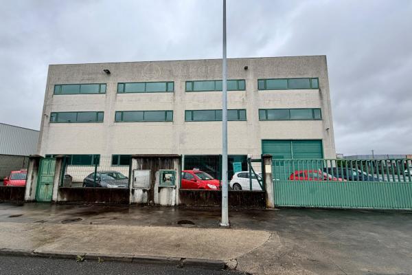 Oficina en alquiler en Narón